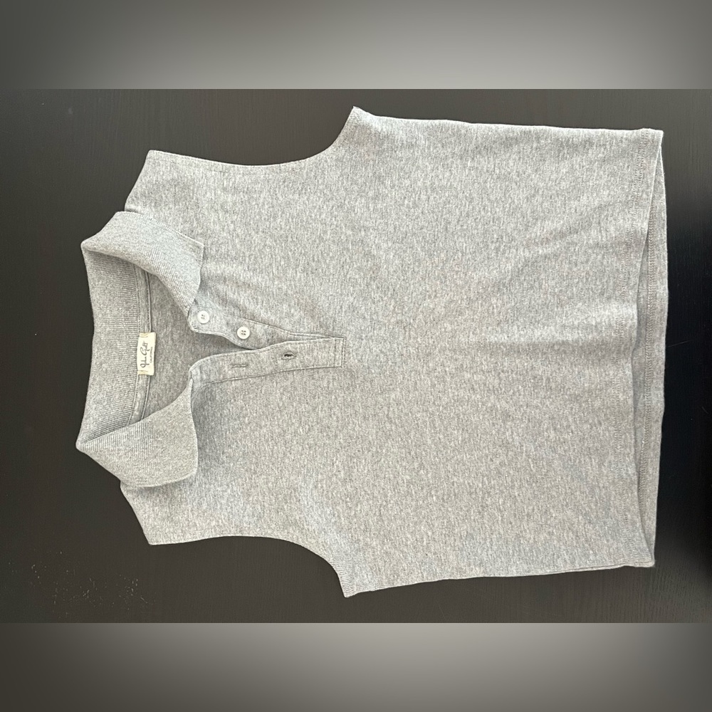 Sleeveless polo shirt